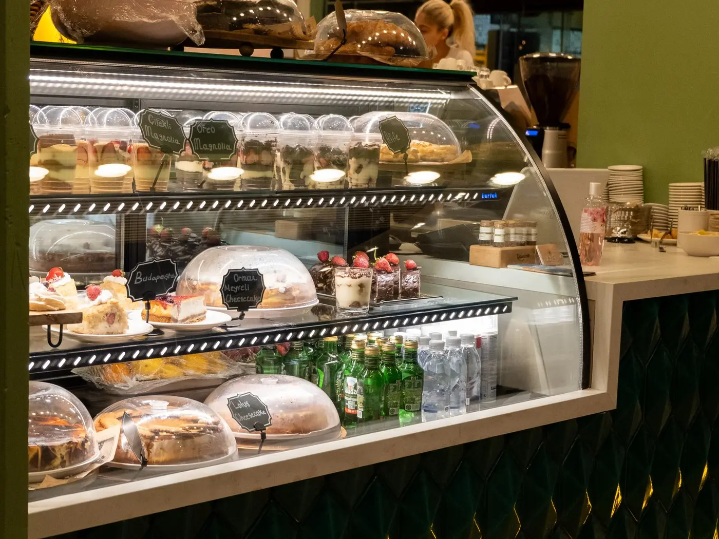 Cafés & Delis — a setting Brillian builds pizza ovens for